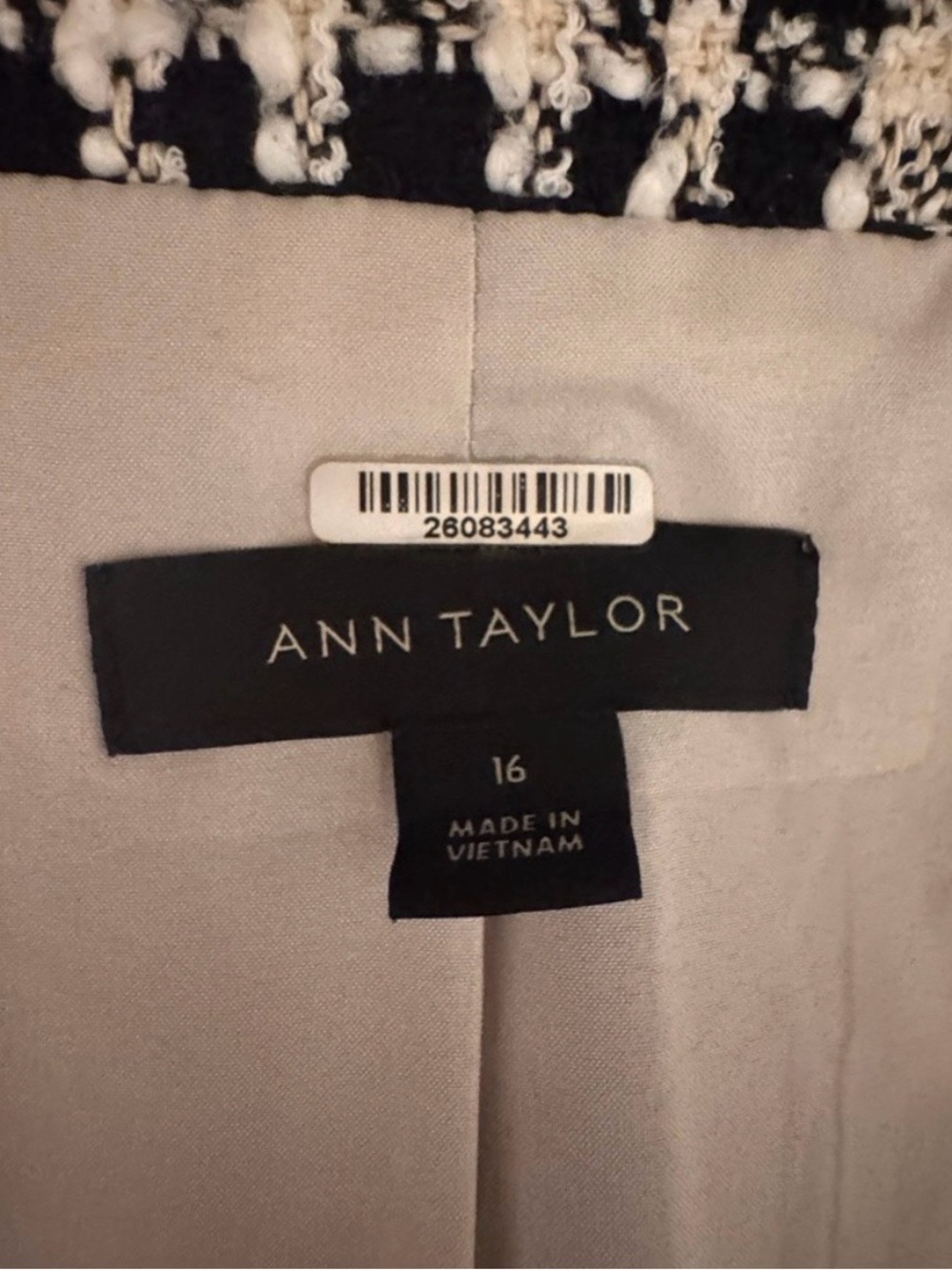 Ann Taylor Black Cream Tweed Blazer Fringe Jacket Size 16 - Picture 9 of 9